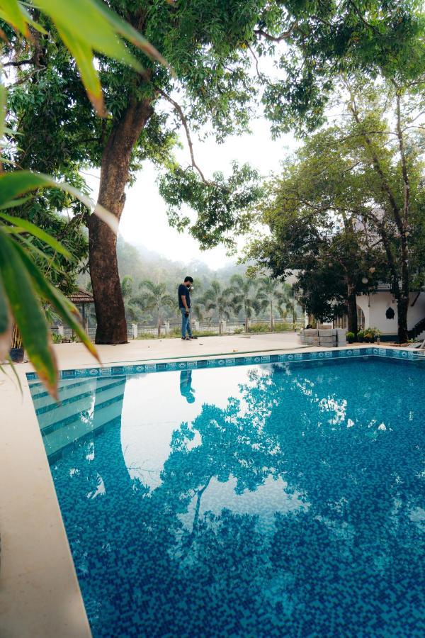 La Cascade Resort Athirappilly Exterior photo